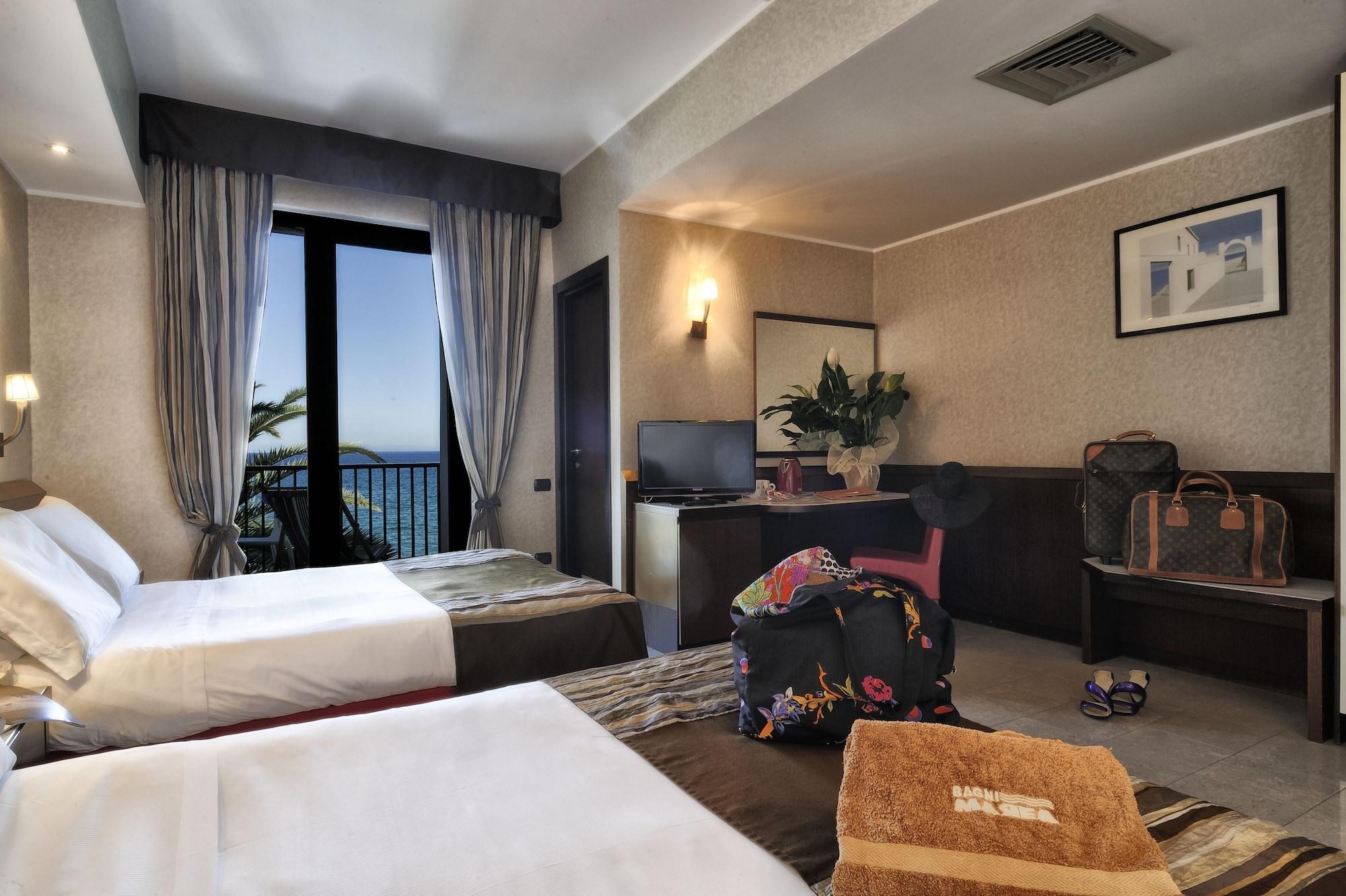 Mare Hotel Savona Bagian luar foto