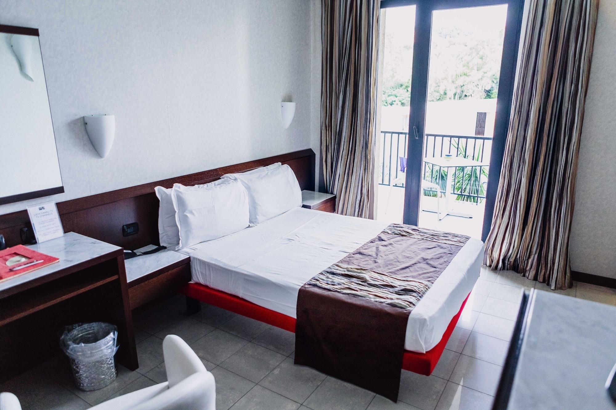 Mare Hotel Savona Bagian luar foto