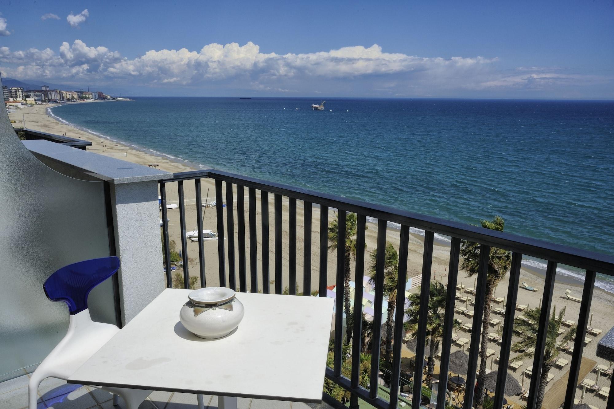 Mare Hotel Savona Bagian luar foto